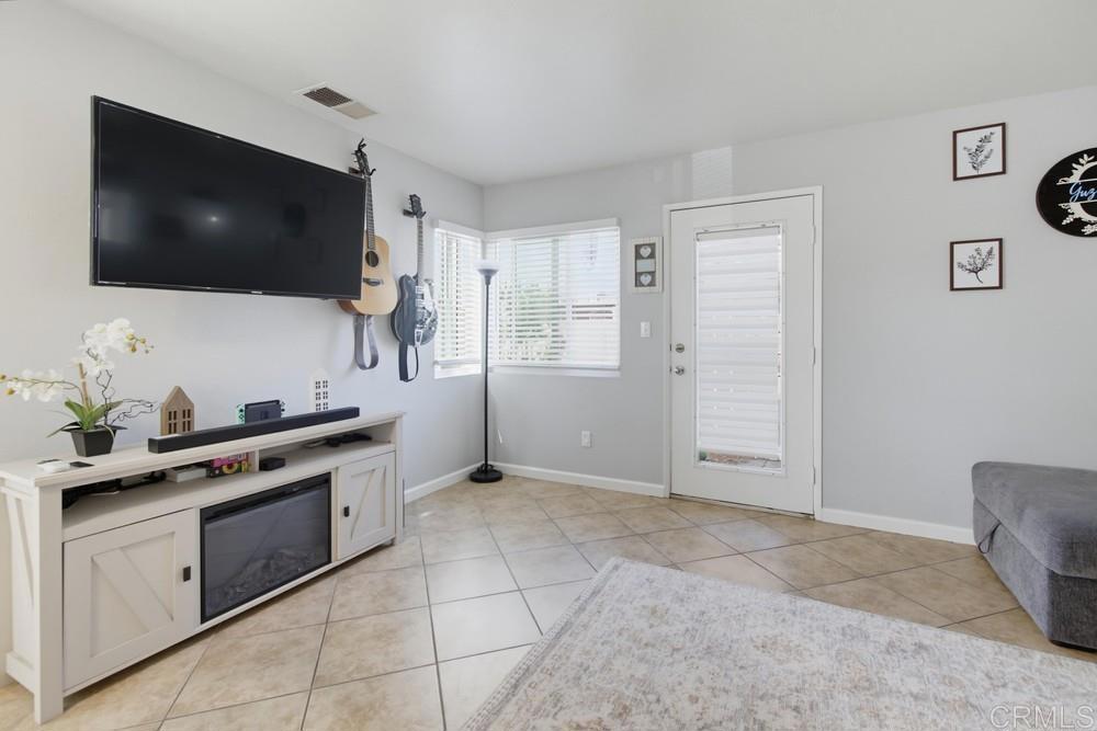 2373 Kings View Circle Property Photo 8