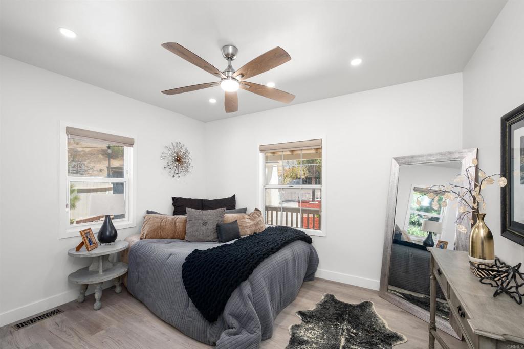 5264 Wood Street Property Photo 22