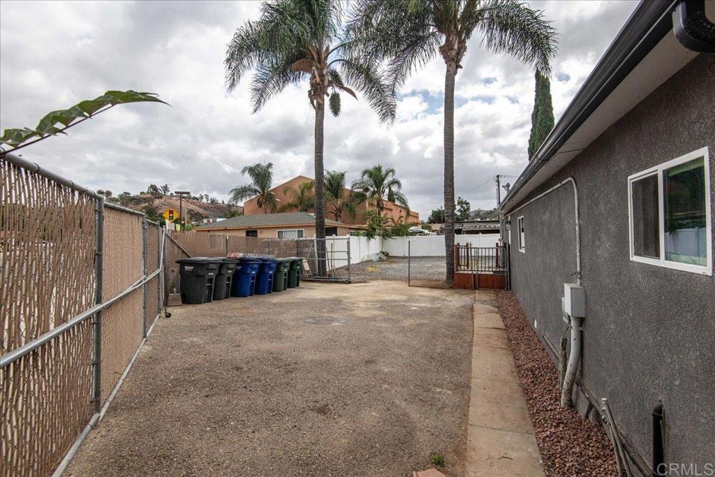 9742 Los Coches Rd Property Photo 7