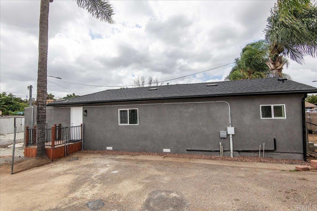 9742 Los Coches Rd Property Photo 8