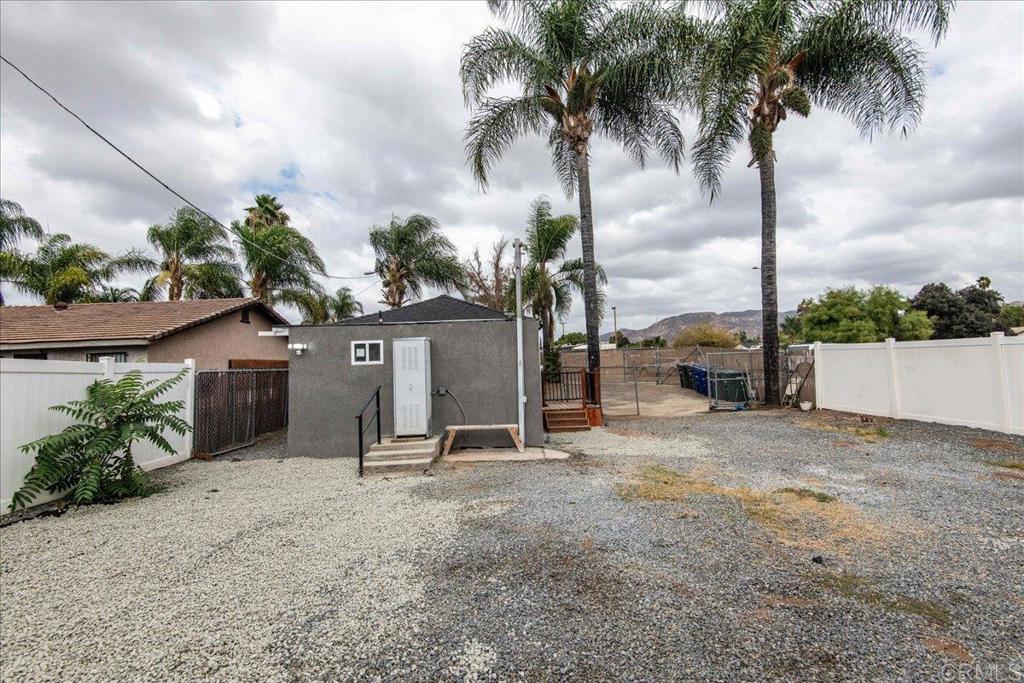 9742 Los Coches Rd Property Photo 12