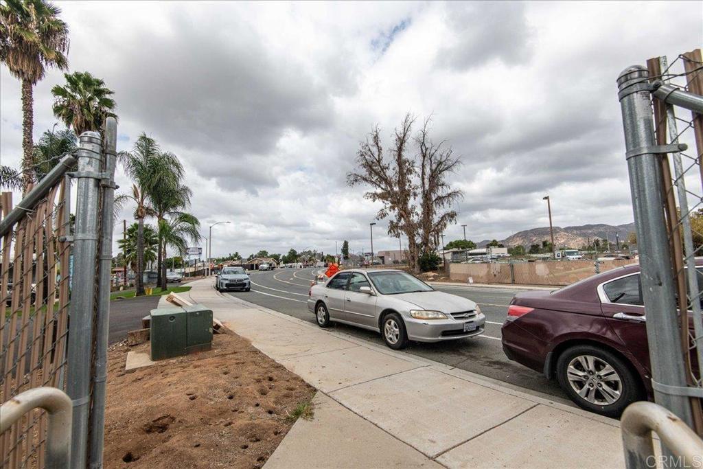 9742 Los Coches Rd Property Photo 16