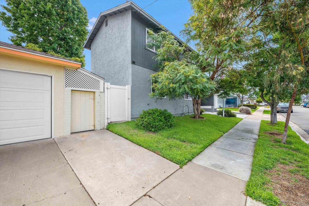 6477 Winona Avenue Property Photo 4