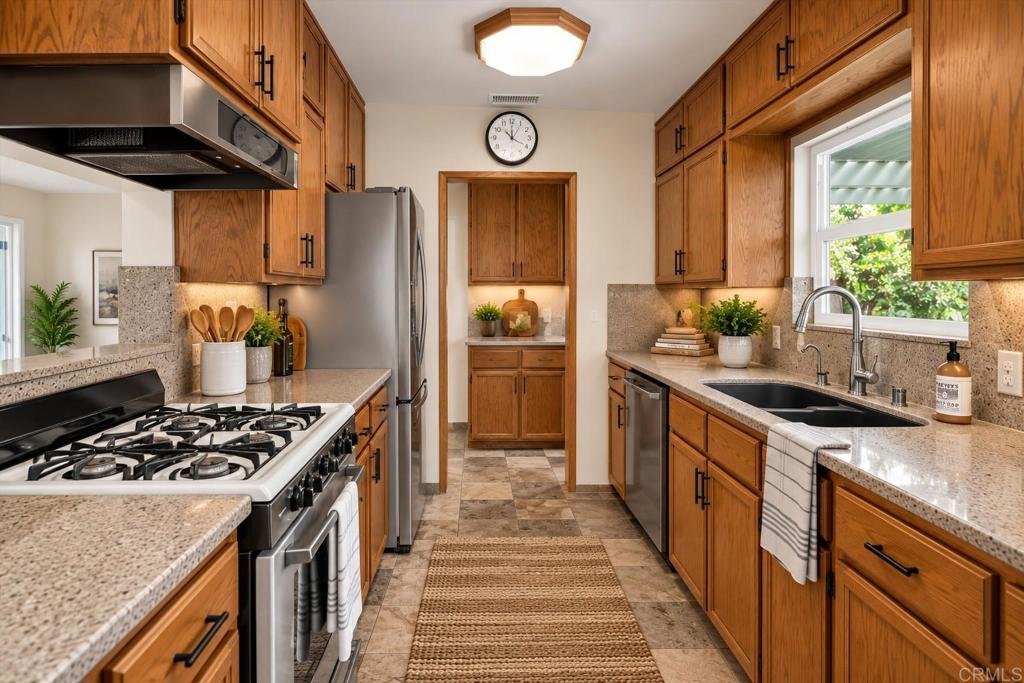 6477 Winona Avenue Property Photo 19