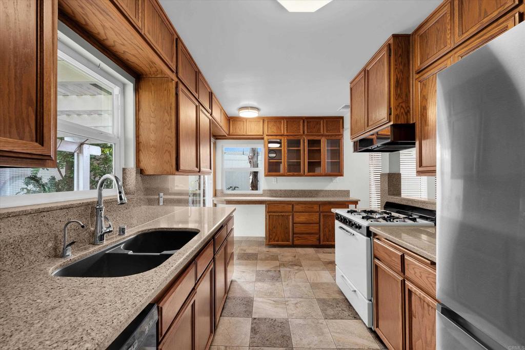 6477 Winona Avenue Property Photo 20