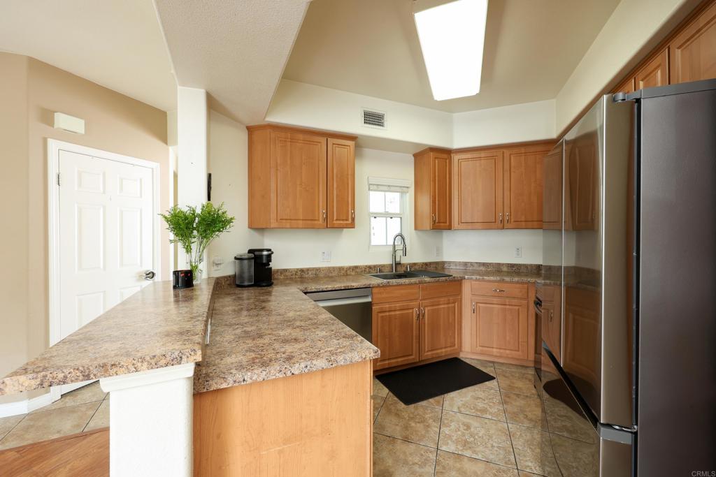 2724 Lake Pointe Drive 239 Property Photo 8