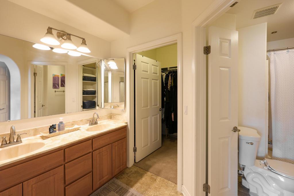 2724 Lake Pointe Drive 239 Property Photo 12