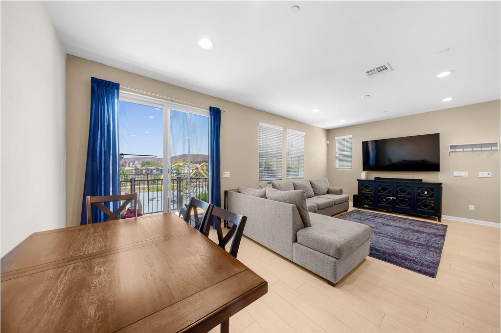 10529 Graphite Street Property Photo 4
