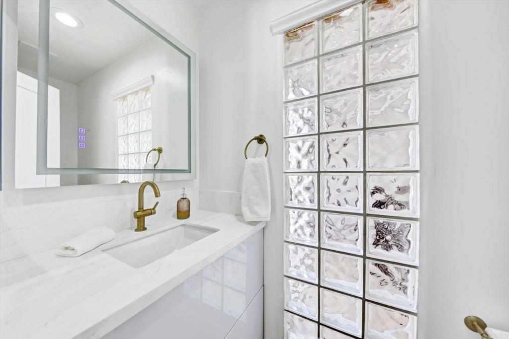 5850 Menorca Drive Property Photo 13