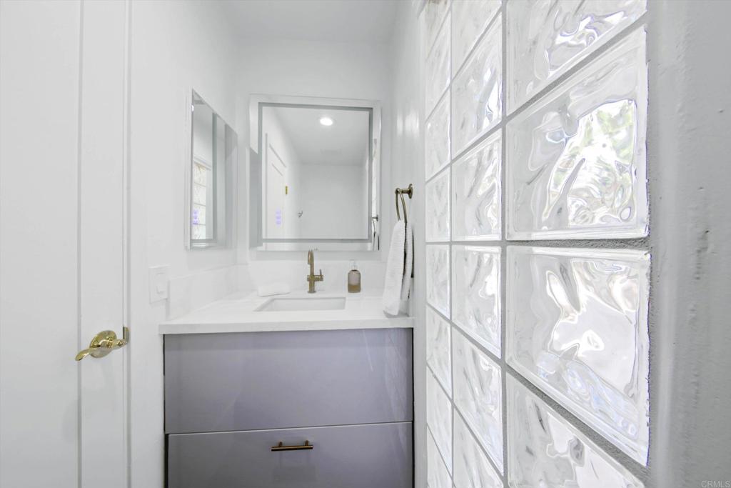 5850 Menorca Drive Property Photo 14