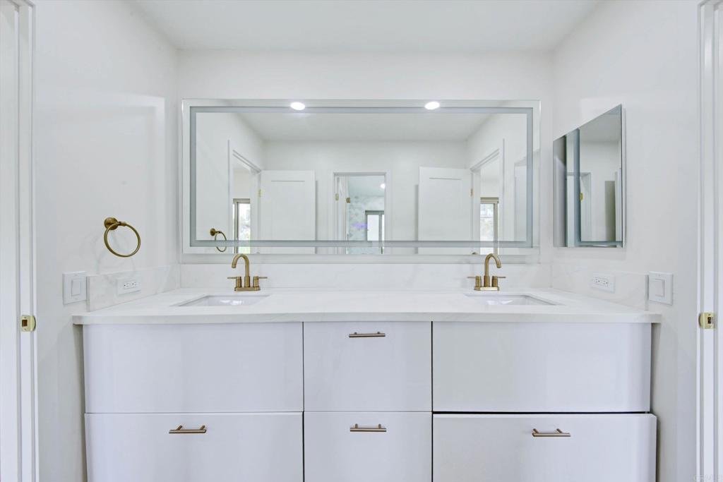 5850 Menorca Drive Property Photo 40