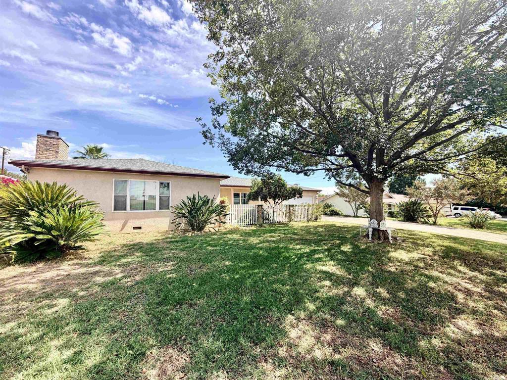 3685 La Hacienda Drive Property Photo 2