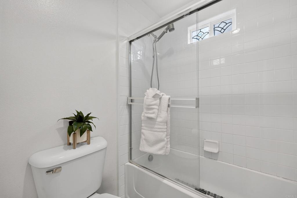 10441 Lake Breeze Drive Property Photo 30