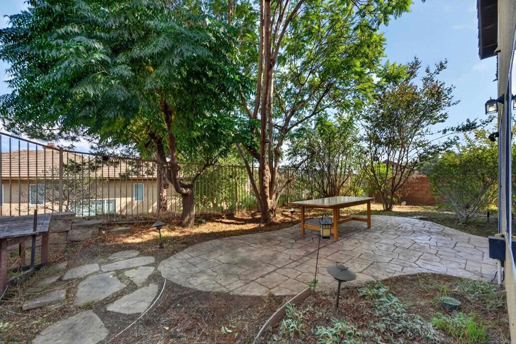 10441 Lake Breeze Drive Property Photo 60