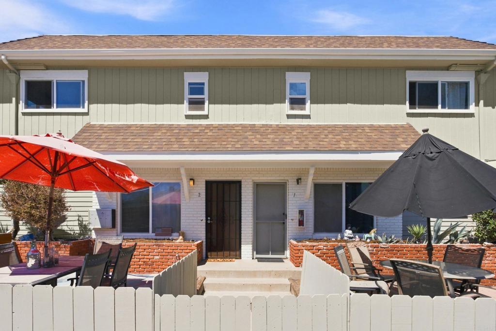 806 Manhattan Ct Property Photo 6