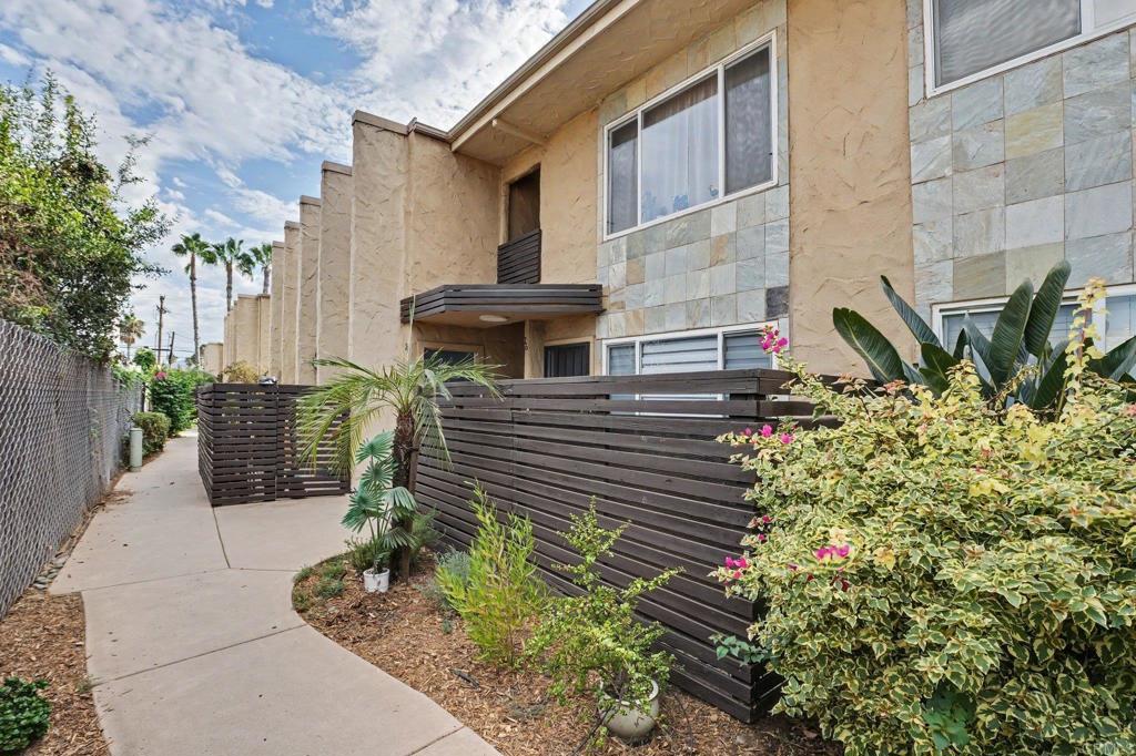 1386 E Madison Avenue Property Photo 1
