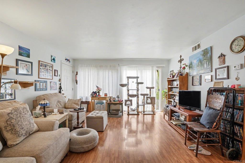 1386 E Madison Avenue Property Photo 4