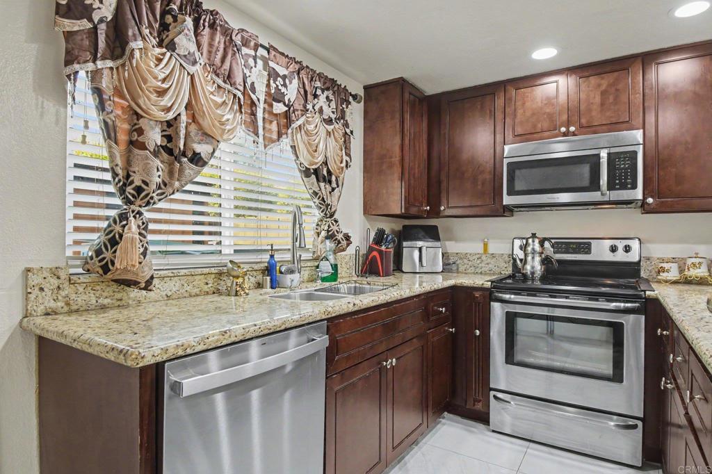 1508 Gustavo Street B Property Photo 6