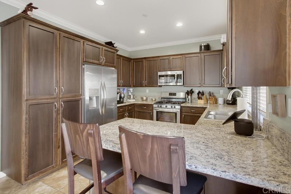 8941 N Magnolia Avenue Property Photo 13
