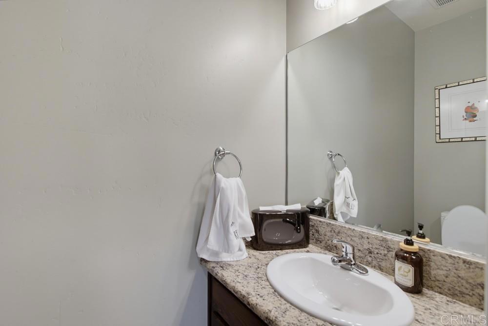 8941 N Magnolia Avenue Property Photo 17