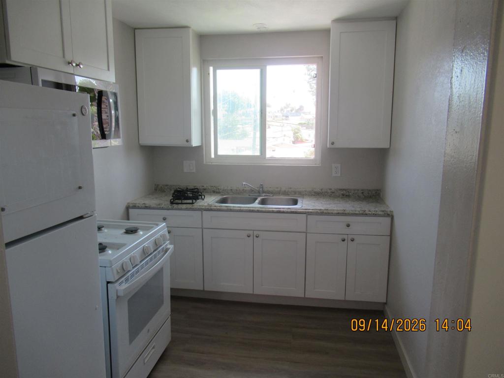 4240 Nordica Avenue 6 Property Photo 6