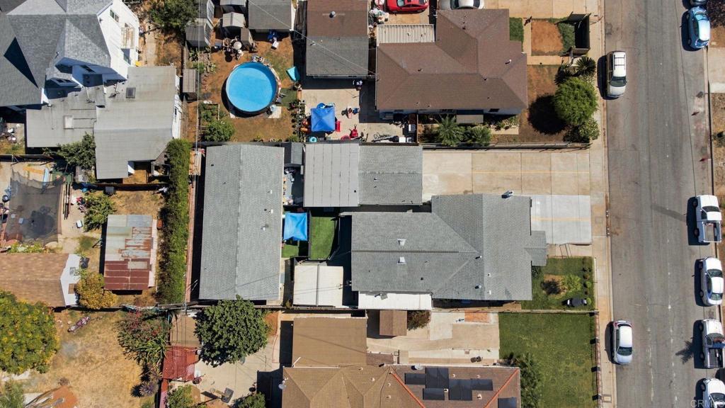 2027 31 E Avenue Property Photo 11