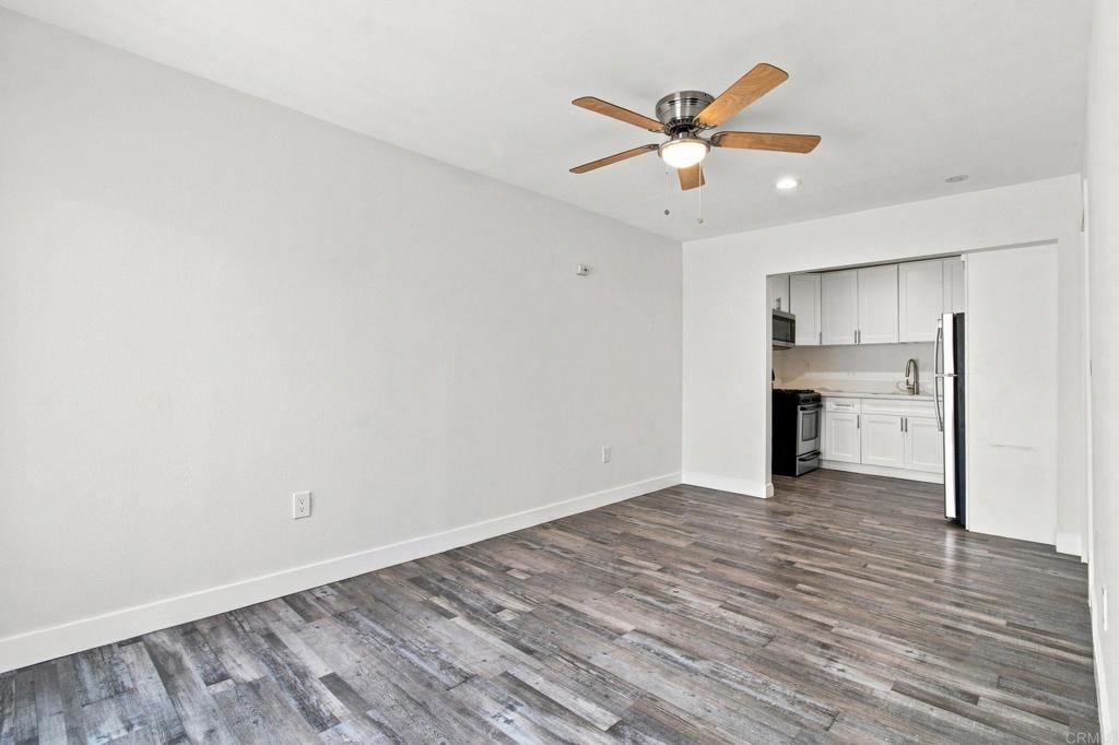 2027 31 E Avenue Property Photo 16