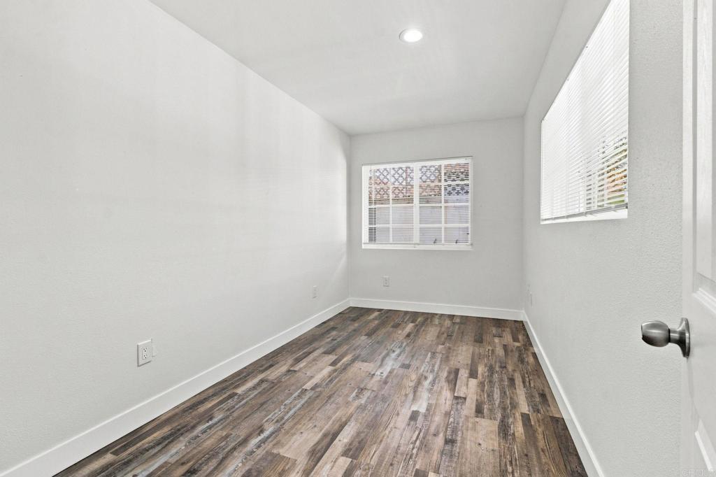 2027 31 E Avenue Property Photo 21