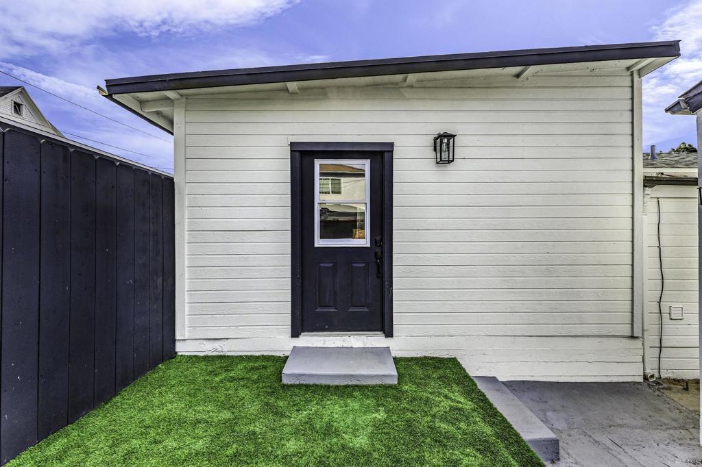 2027 31 E Avenue Property Photo 25