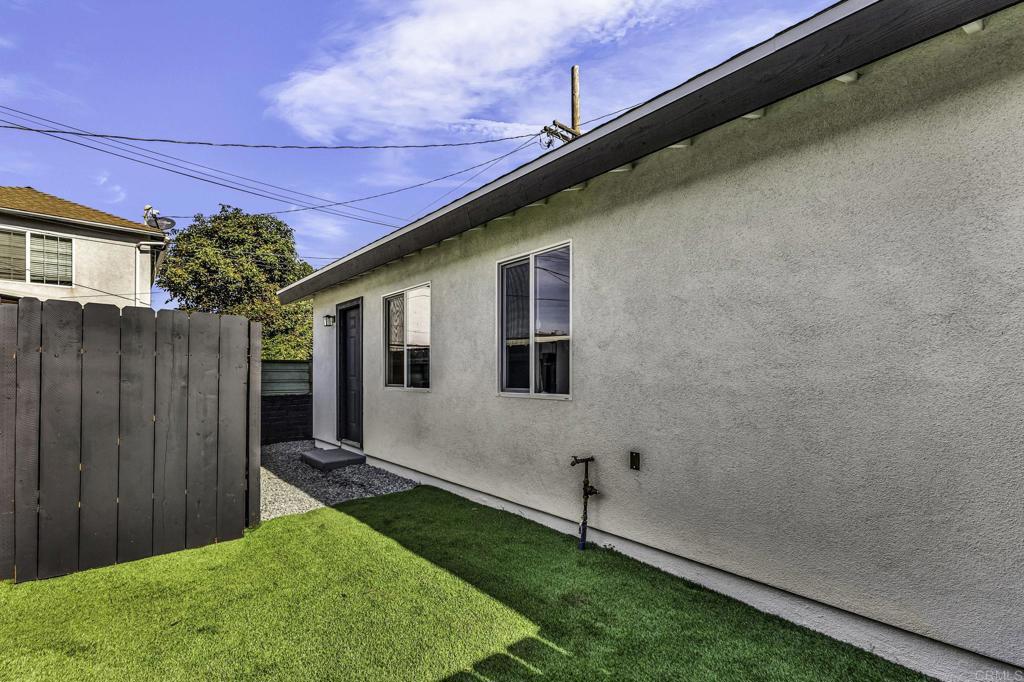 2027 31 E Avenue Property Photo 35