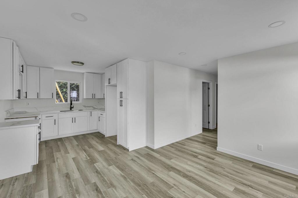 2027 31 E Avenue Property Photo 45