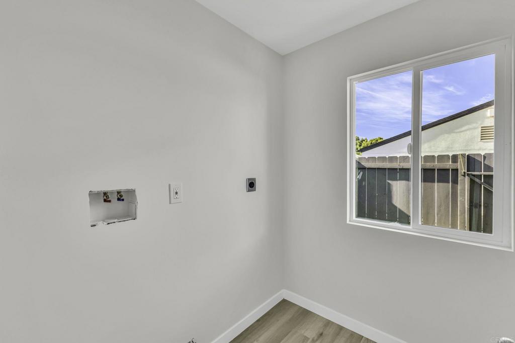 2027 31 E Avenue Property Photo 46
