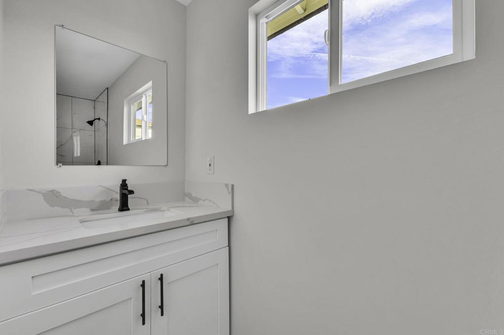 2027 31 E Avenue Property Photo 56
