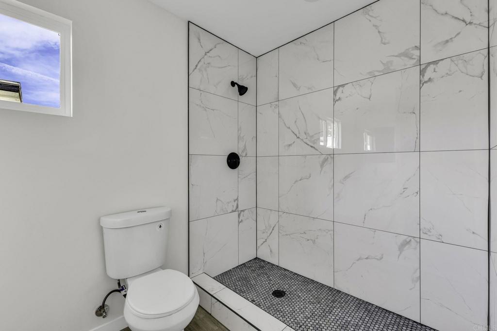 2027 31 E Avenue Property Photo 57