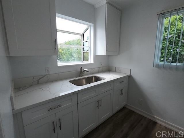 392 Park Way Street D Property Photo 3