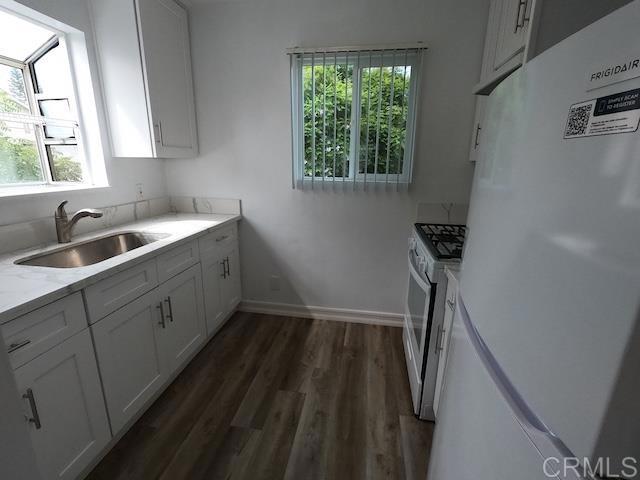 392 Park Way Street D Property Photo 4