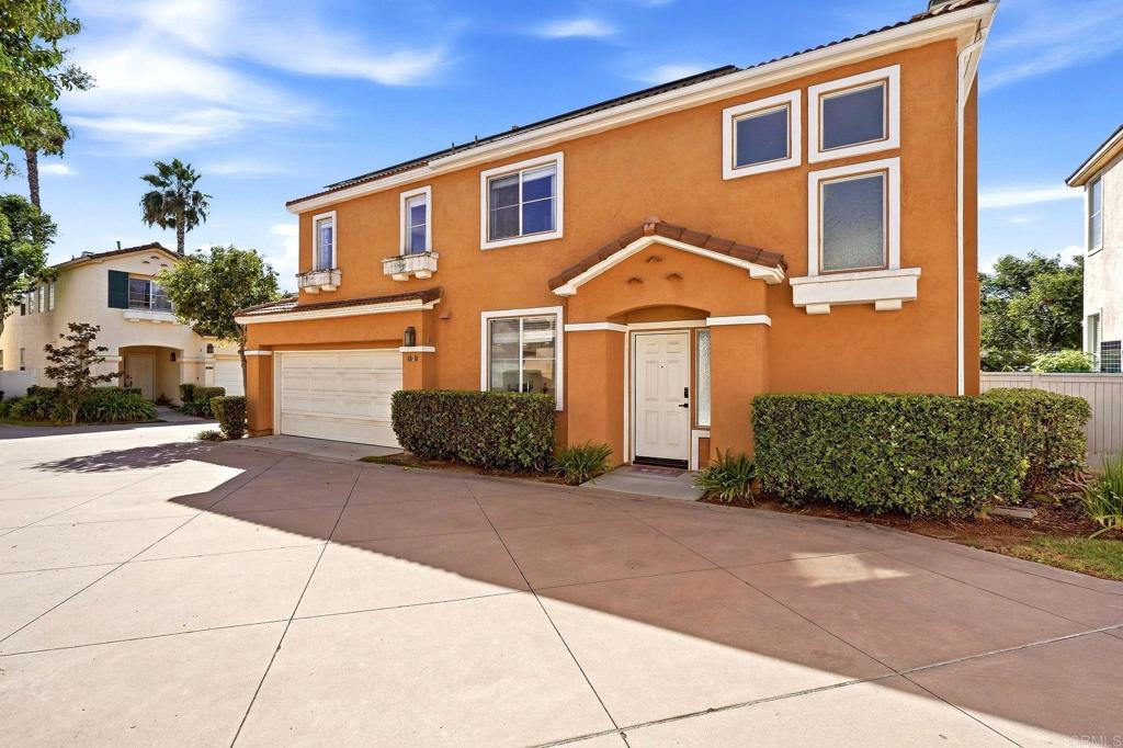 1141 La Vida Court Property Photo 3
