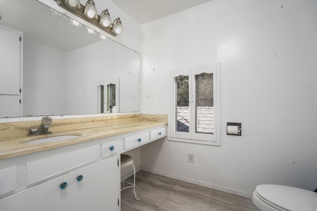 25077 Manzanita Ln Property Photo 16