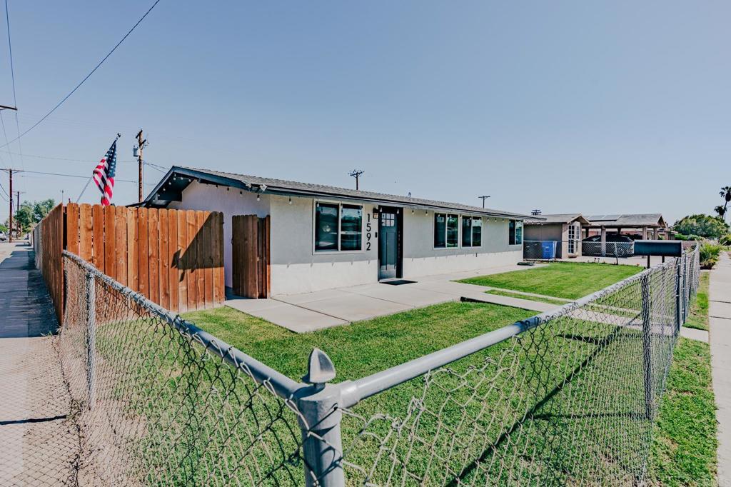 1592 Ross Avenue Property Photo 2