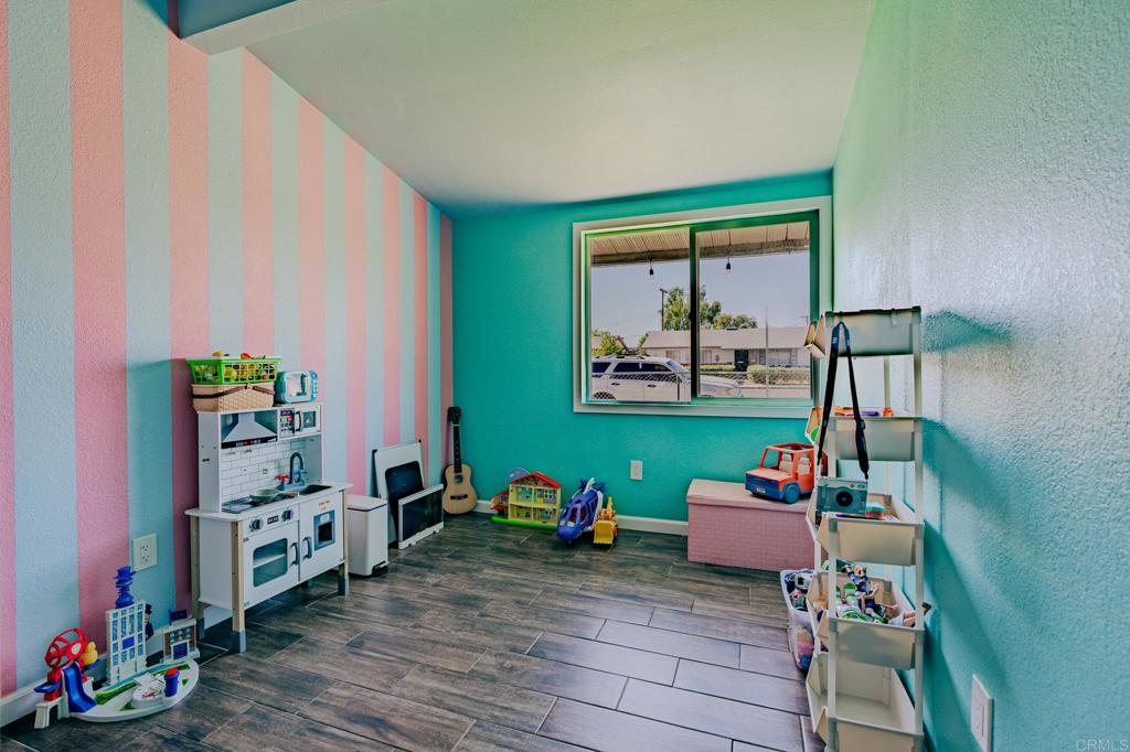 1592 Ross Avenue Property Photo 16