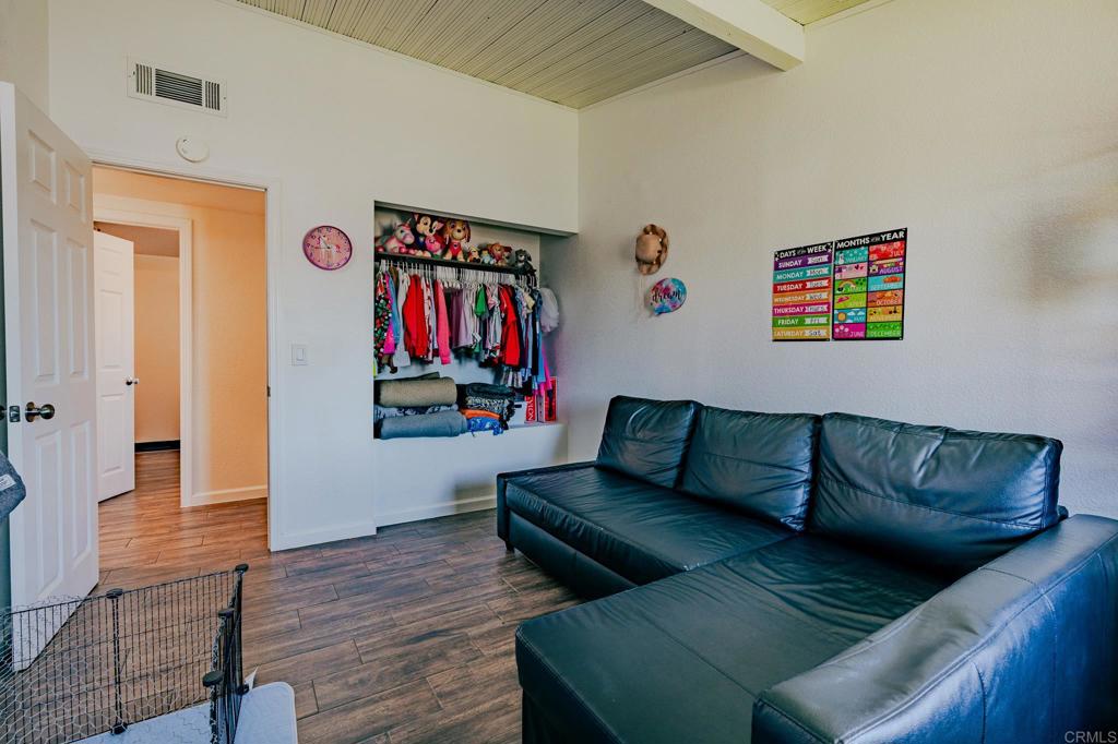 1592 Ross Avenue Property Photo 17