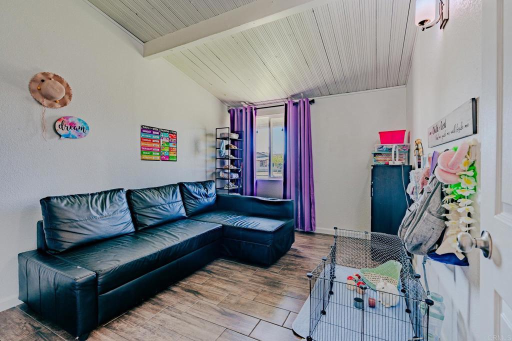 1592 Ross Avenue Property Photo 18