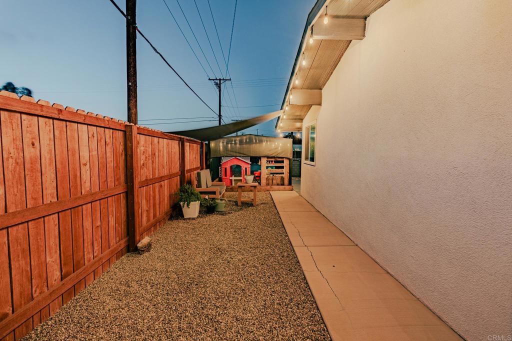 1592 Ross Avenue Property Photo 22