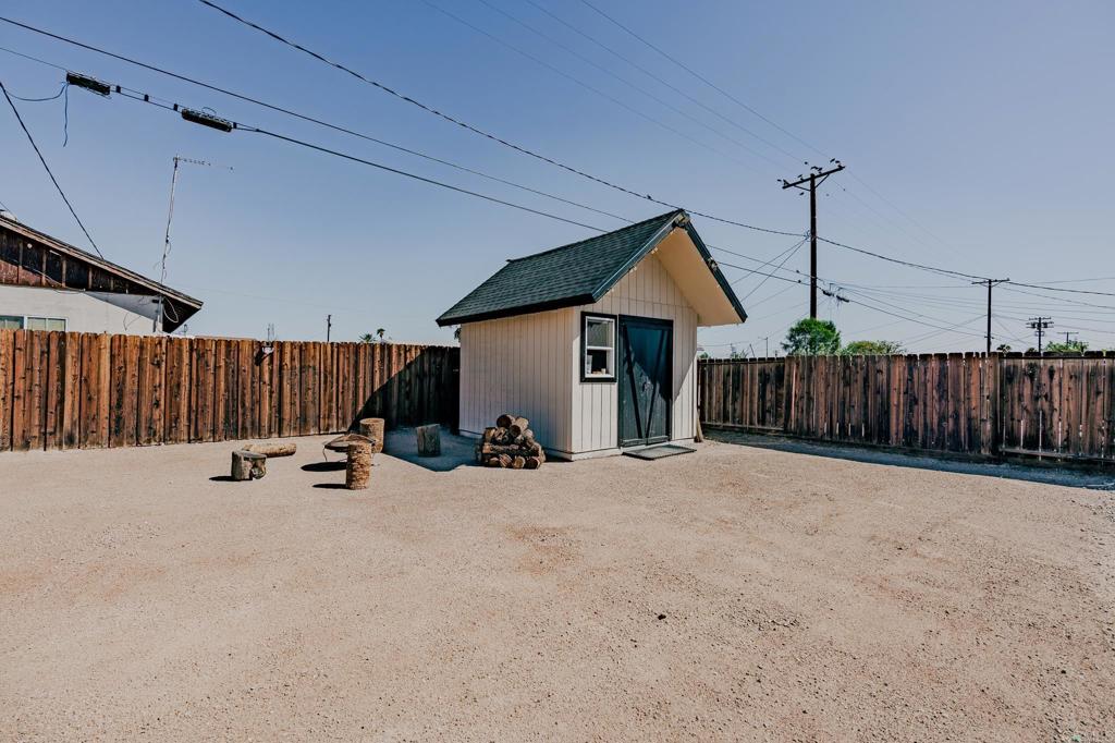 1592 Ross Avenue Property Photo 34