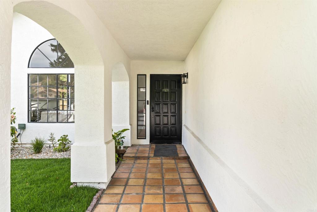 545 Canyon Drive Property Photo 3