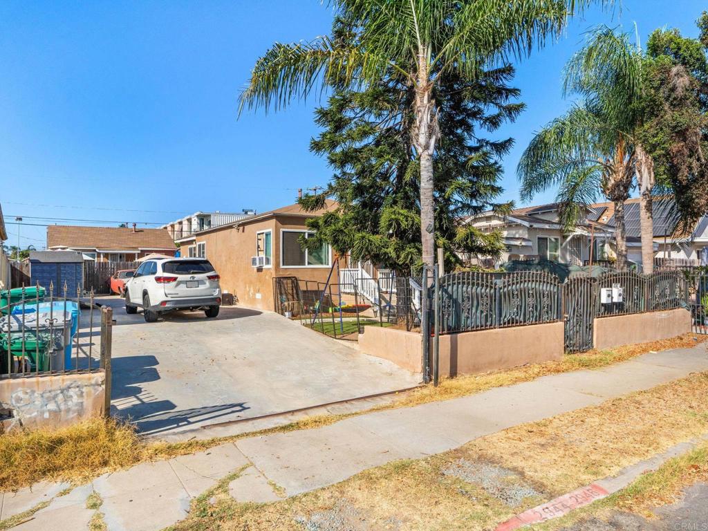2944 46 Webster Avenue Property Photo 4