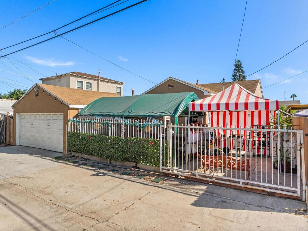 2944 46 Webster Avenue Property Photo 7
