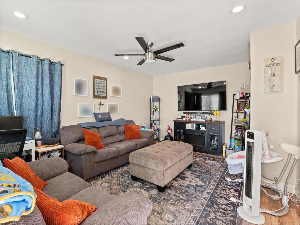 2944 46 Webster Avenue Property Photo 31