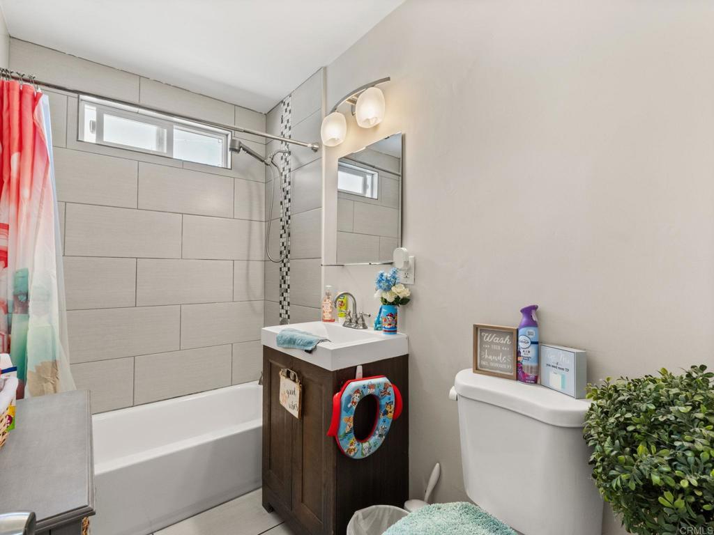 2944 46 Webster Avenue Property Photo 42