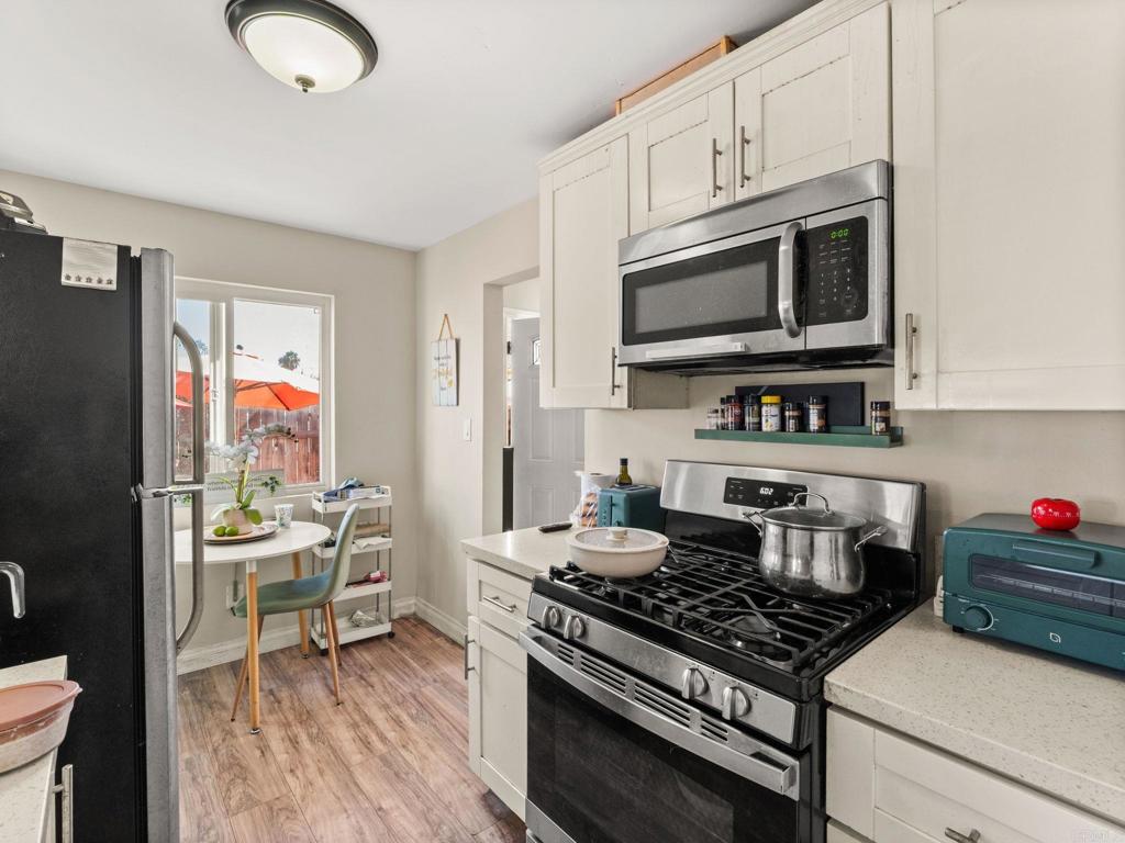 2944 46 Webster Avenue Property Photo 47